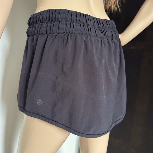 lululemon athletica Dresses & Skirts - lululemon skirt with built in shorts! Size 4